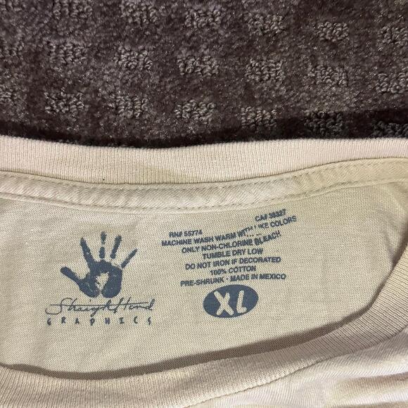 ๐๏ธ Straight Hand Graphics "John 12:46" Christian Tee โ Size XL - Picture 3 of 7